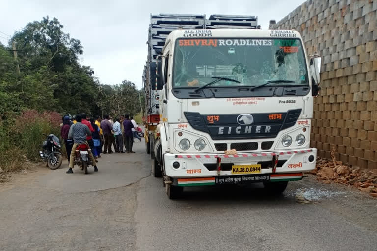 Bike-lorry accident in Desur village