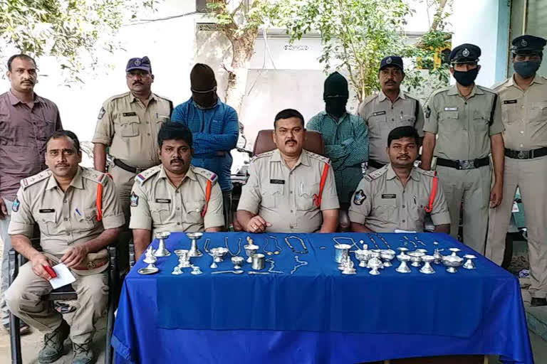 two thieves arrested by penugonda police