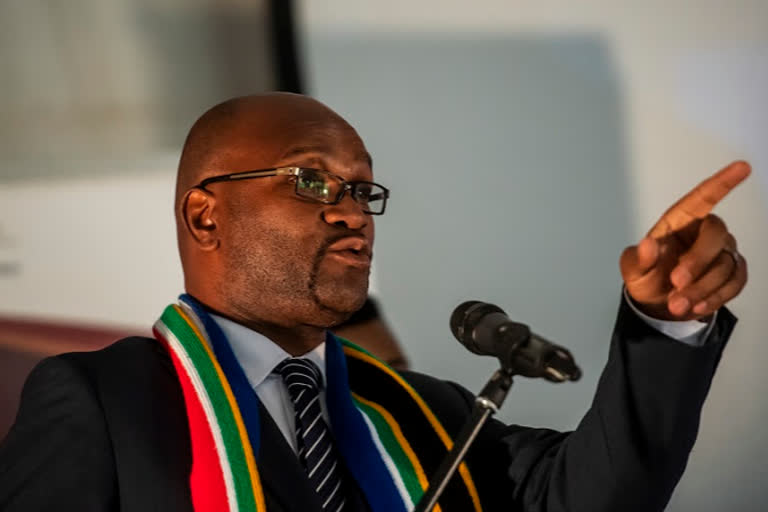 sports-minister-nathi-mthethwa-threatens-to-de-recognise-cricket-south-africa