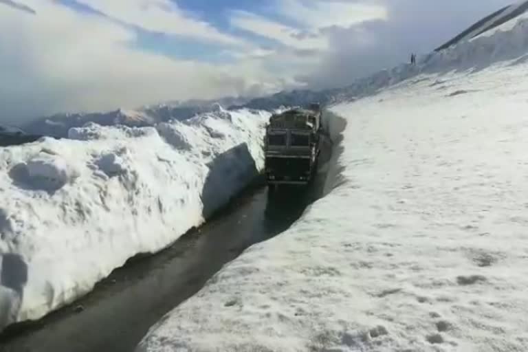 manali kaza road close