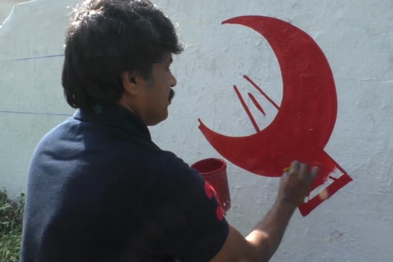 Wall painting active in election  തദ്ദേശ തെരഞ്ഞെടുപ്പ്  തദ്ദേശ തെരഞ്ഞെടുപ്പ് വാര്‍ത്ത  ചുവരെഴുത്ത്  തെരഞ്ഞെടുപ്പ് പ്രചാരണം