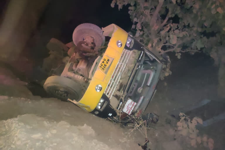 About 12 people injured in bus accident damoh district