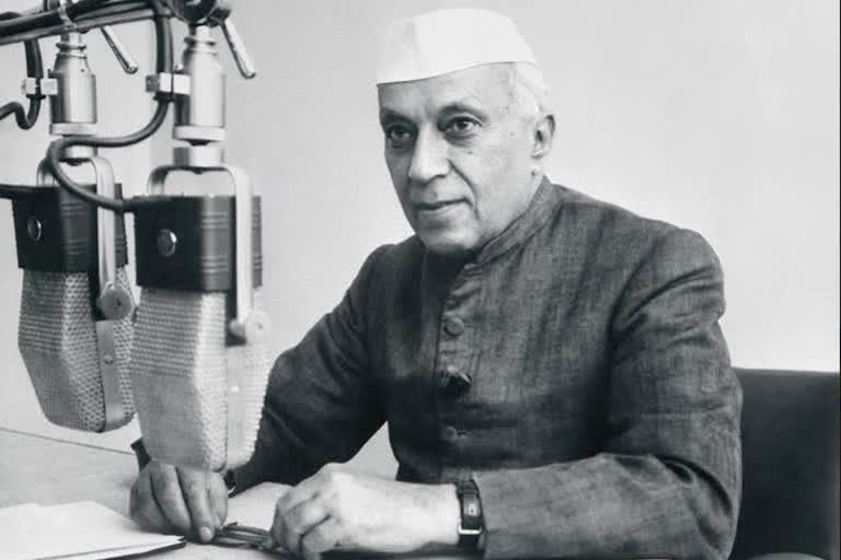 prime minister  narendra modi  new delhi  tribute  children's day  bal divas  india  first prime minister \  jawaharlal nehru  131st birthday  jawaharlal nehru's 131st birthday  prime minister tributes to jawaharlal nehru  ജവഹർലാൽ നെഹ്‌റു  chacha nehru  131-ാം ജന്മവാർഷിക ദിനം  പ്രധാനമന്ത്രി  നരേന്ദ്ര മോദി  ആദ്യ പ്രധാനമന്ത്രി  സ്വതന്ത്ര ഇന്ത്യയുടെ ആദ്യ പ്രധാനമന്ത്രി  ട്വീറ്റ്  tweet  ശിശുദിനം  ബാൽ ദിവസ്  ചാച്ചാ നെഹ്‌റു  ഇന്ത്യ  ന്യൂഡൽഹി