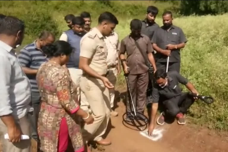 Police fired on cattle theft, Police fired on cattle theft in Chikmagalur, Chikkamagalur shootout, Chikkamagalur shootout news, ದನಗಳ್ಳರ ಮೇಲೆ ಪೊಲೀಸರು ಗುಂಡಿನ ದಾಳಿ, ಚಿಕ್ಕಮಗಳೂರಿನಲ್ಲಿ ದನಗಳ್ಳರ ಮೇಲೆ ಪೊಲೀಸರು ಗುಂಡಿನ ದಾಳಿ, ಚಿಕ್ಕಮಗಳೂರು ಶೂಟೌಟ್​, ಚಿಕ್ಕಮಗಳೂರು ಶೂಟೌಟ್​ ಸುದ್ದಿ,