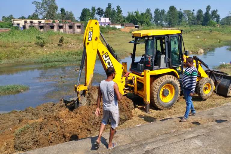 chhath puja committee started cleaning ghats in latehar