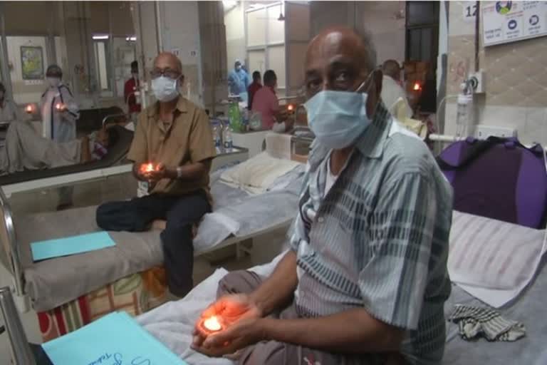 Doctors celebrate Diwali with COVID patients in Vadodara