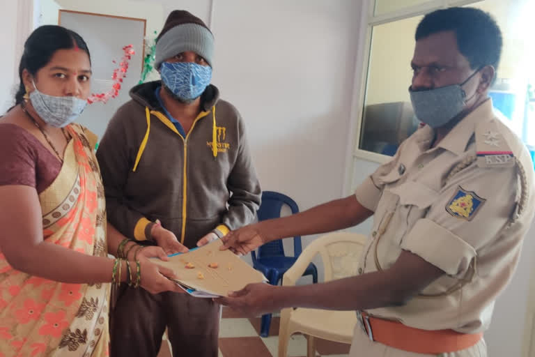 bandepalya  police returns stolen  jewellery to owners