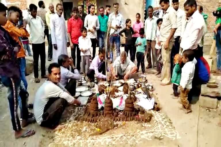 Govardhan Puja on second day of Diwali,  Govardhan Puja in Dholpur