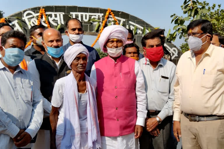 Union Minister Arjun Munda reached birthplace of Lord Birsa Munda