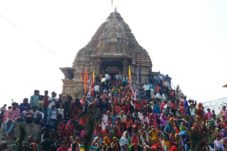 Devotees reach Matangeshwar temple