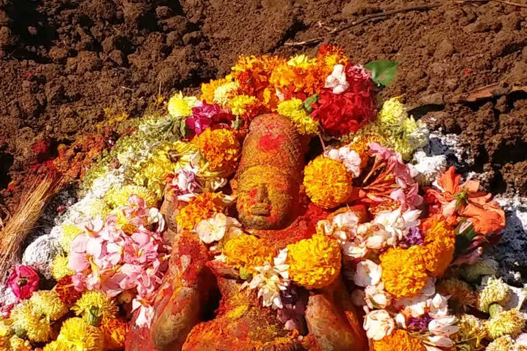 SUBRAMANYA SWAMY statue at desharajpally in karimnagar