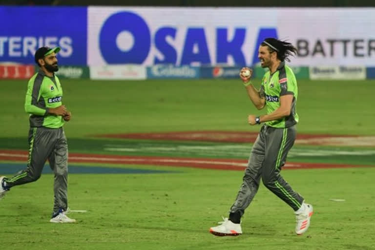 psl-lahore-qalandars-beat-multan-sultans-to-meet-karachi-in-final