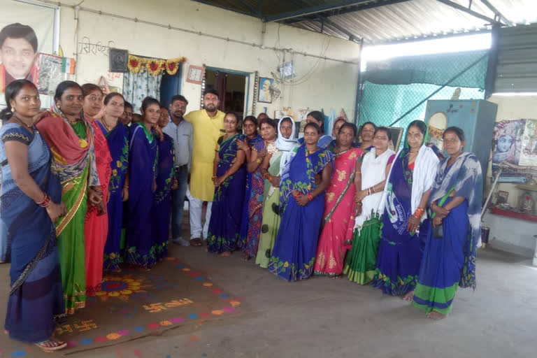 swachhta didis celebrated bhaidooj with public representatives in bilaspur