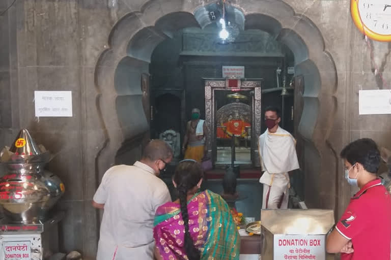 Devotees throng temples in Maharashtra