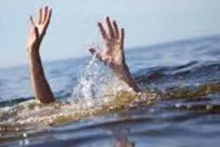 one person died due to drowning in a pond in dhanbad