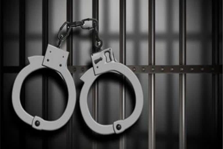 എറണാകുളം  perumbavoor shooting  defendants arrested  arrest  perumbavoor  perumbavoor crime  shooting  crime  ernakulam  പെരുമ്പാവൂർ  പെരുമ്പാവൂരിൽ യുവാവിനെ വെടി വച്ച സംഭവം  പ്രതികൾ അറസ്‌റ്റിൽ  യുവാവിനെ വെടി വച്ച സംഭവം  വെടി വച്ച സംഭവം  വെടി വയ്പ്  crime news