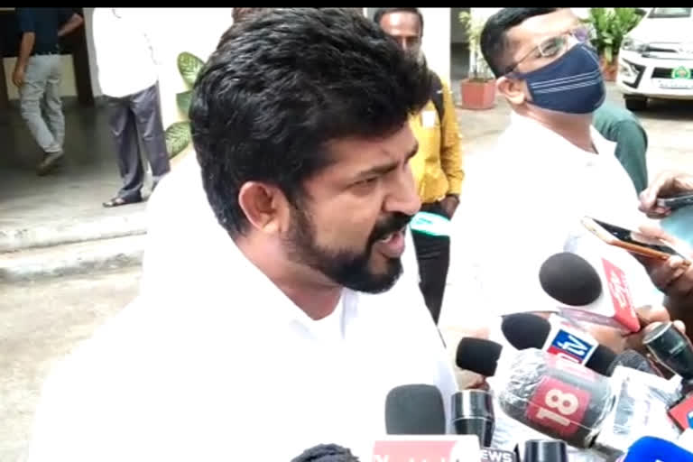 Pratap Simha react about sumalatha statement