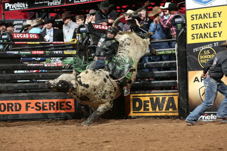 'Look at these scores!' - Brazilian Leme wins bull riding world champs with near-perfect performance