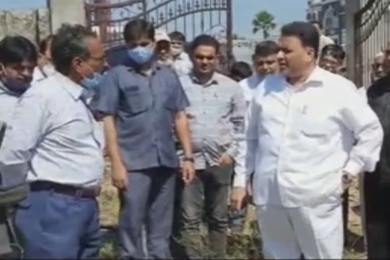 Telangana: mohammed saleem inspected the waqf lands of Hazrat Noori Shah Dargah