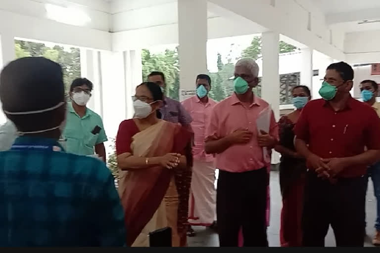 ആരോഗ്യ മന്ത്രി  Alappuzha Medical College  ആലപ്പുഴ മെഡിക്കൽ കോളജ്  ആലപ്പുഴ മെഡിക്കൽ കോളജ് വാര്‍ത്ത  കൊവിഡ് അവലോകന യോഗം