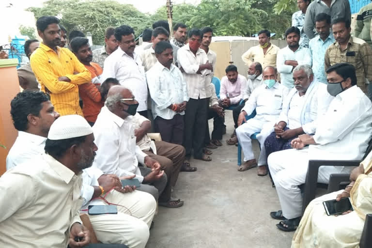 mla payyavula Keshava meet tdp activist