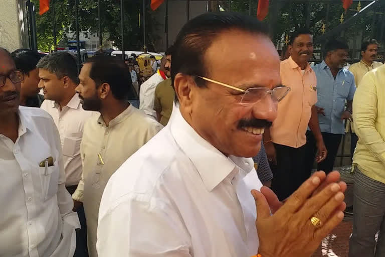 Sadananda Gowda Twitter,  Sadananda Gowda Twitter followers,  Sadananda Gowda Twitter followers reached four lakhs,  Union Minister DV Sadananda Gowda,  Union Minister DV Sadananda Gowda news, ಸದಾನಂದಗೌಡ ಟ್ವಿಟ್ಟರ್​, ಸದಾನಂದಗೌಡ ಟ್ವಿಟರ್‌ ಫೊಲೋವರ್ಸ್, ನಾಲ್ಕು ಲಕ್ಷ ತಲುಪಿದ ಸದಾನಂದಗೌಡ ಟ್ವಿಟರ್‌ ಫೊಲೋವರ್ಸ್, ಕೇಂದ್ರ ಸಚಿವ ಸದಾನಂದಗೌಡ, ಕೇಂದ್ರ ಸಚಿವ ಸದಾನಂದಗೌಡ ಸುದ್ದಿ,