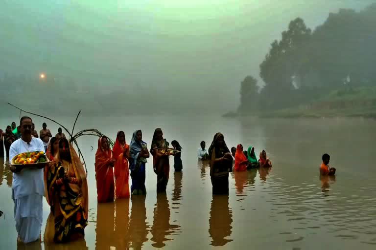 chhatt-pooja-started-with-nahaye-khaye-in-raipur