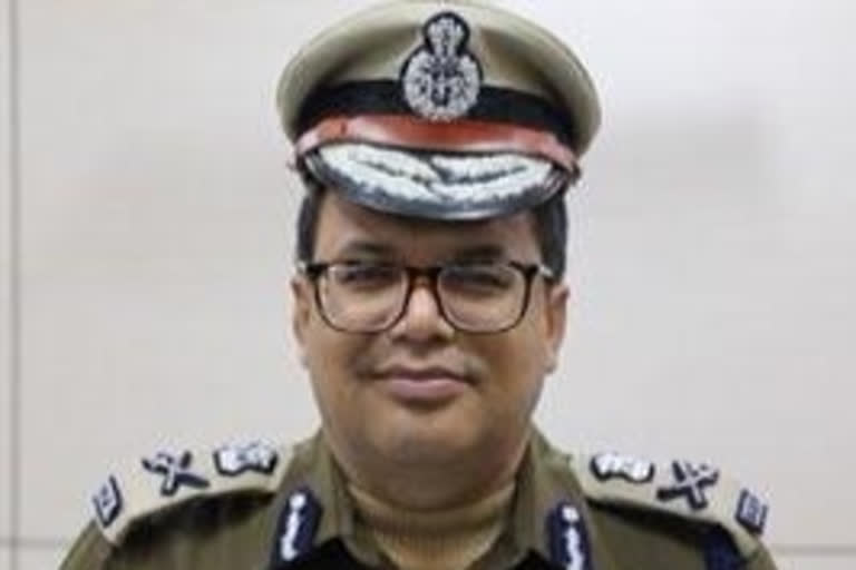 Lucknow police commissioner replaced