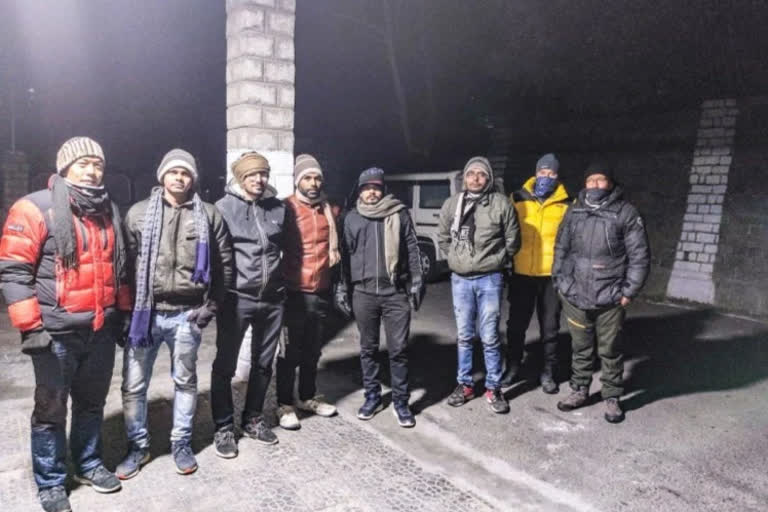 Lahaul police rescues 5 civil