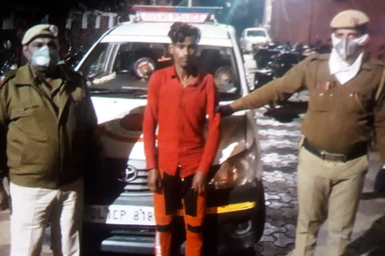 burglar apprehended by pcr team in Jahangirpuri