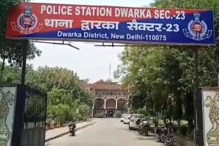 dwarka Ssector 23 police recovered 8 stolen mobile phones from mp