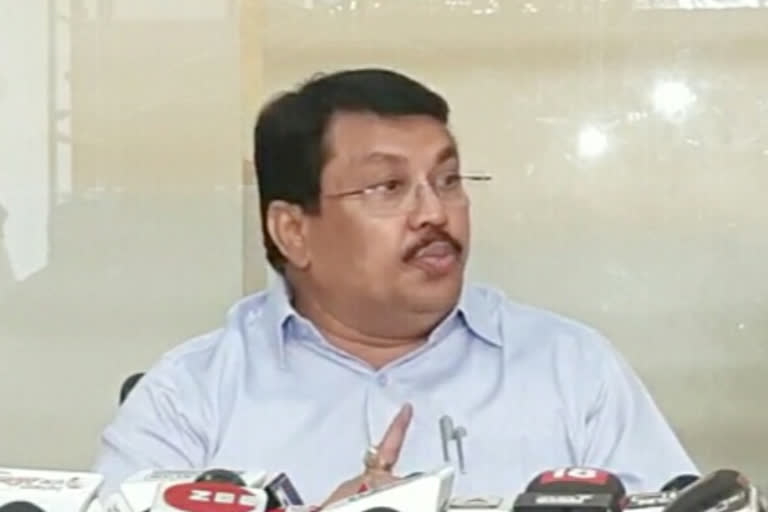 minister Vijay Wadettiwar