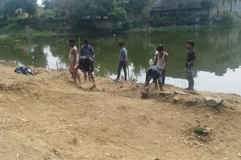 Cleaning of Chhat Ghats being done in Jamtara