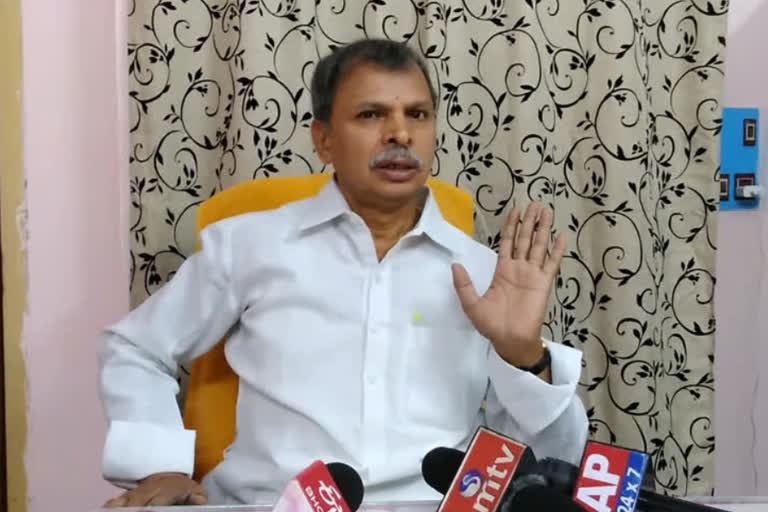 TulasiReddy Fires on Jagan Over Farmers welfare