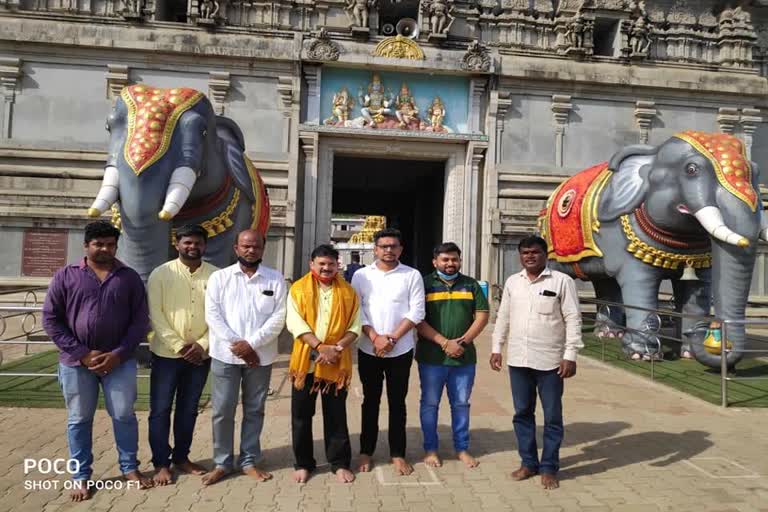 Gujarat MP Devasimh Chauhan visits Murdeshwar