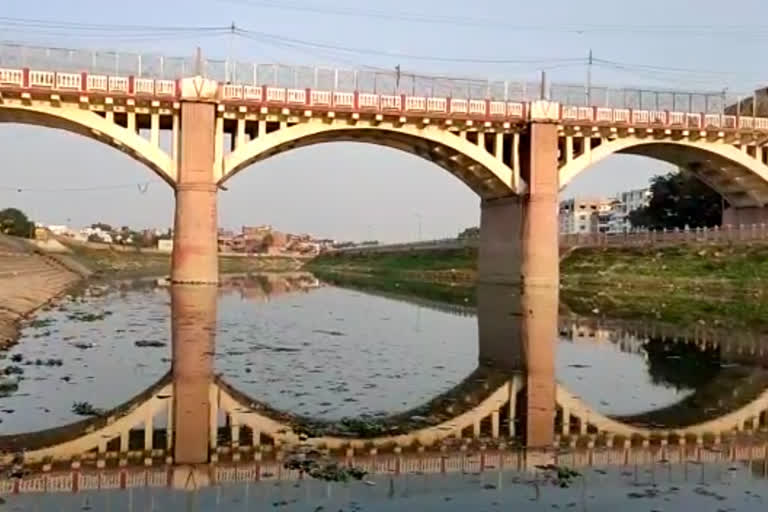 Varuna River in varanasi