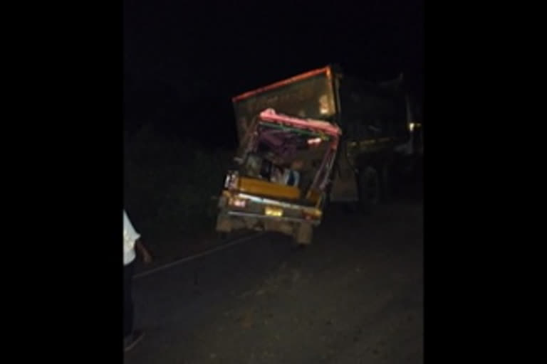 lorry, auto accident at ungutur mandal