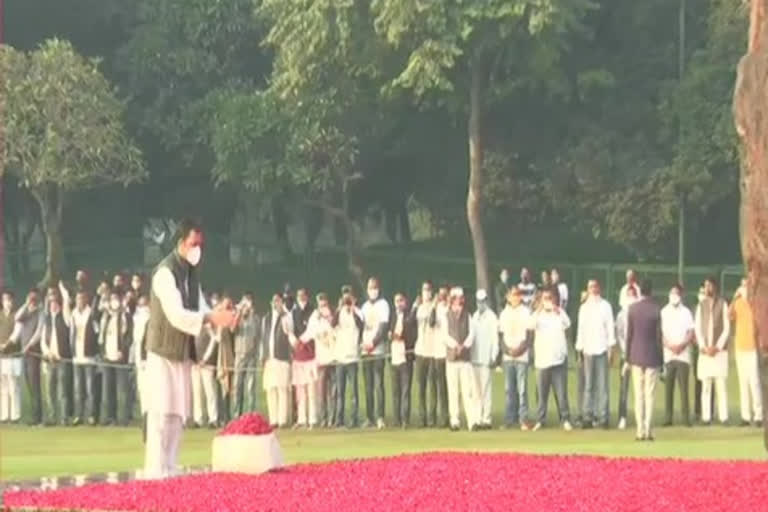 Rahul Gandhi pays tribute to Indira Gandhi on her birth anniversary