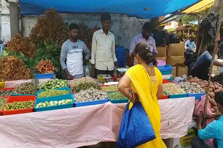 Fruit market in jamshedpur