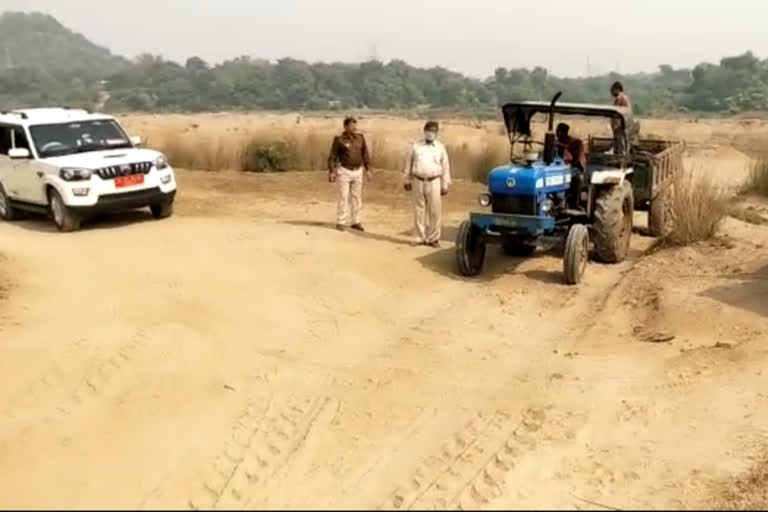 Police raids on Illegal sand Ghat in dhanbad