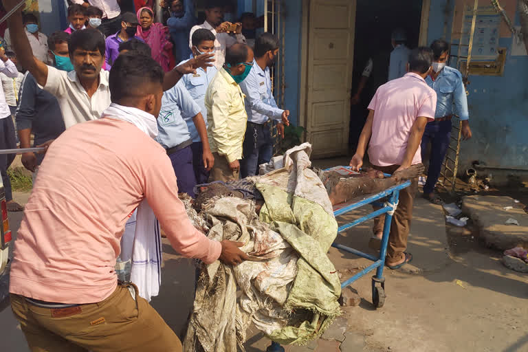 Five people died,  Five people died in plastic factory blast,  Five people died in plastic factory blast at Malda,  Malda plastic factory blast,  Malda plastic factory blast news,  ಐವರು ಸಾವು,  ಪ್ಲಾಸ್ಟಿಕ್​ ಕಂಪನಿ ಸ್ಫೋಟದಲ್ಲಿ ಐವರು ಸಾವು,  ಮಲ್ಡಾದಲ್ಲಿ ಪ್ಲಾಸ್ಟಿಕ್​ ಕಂಪನಿ ಸ್ಫೋಟದಲ್ಲಿ ಐವರು ಸಾವು,  ಮಲ್ಡಾ ಪ್ಲಾಸ್ಟಿಕ್​ ಕಂಪನಿ ಸ್ಫೋಟ,  ಮಲ್ಡಾ ಪ್ಲಾಸ್ಟಿಕ್​ ಕಂಪನಿ ಸ್ಫೋಟ ಸುದ್ದಿ,