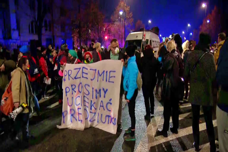 Clashes broke out at Warsaw protest against abortion ruling