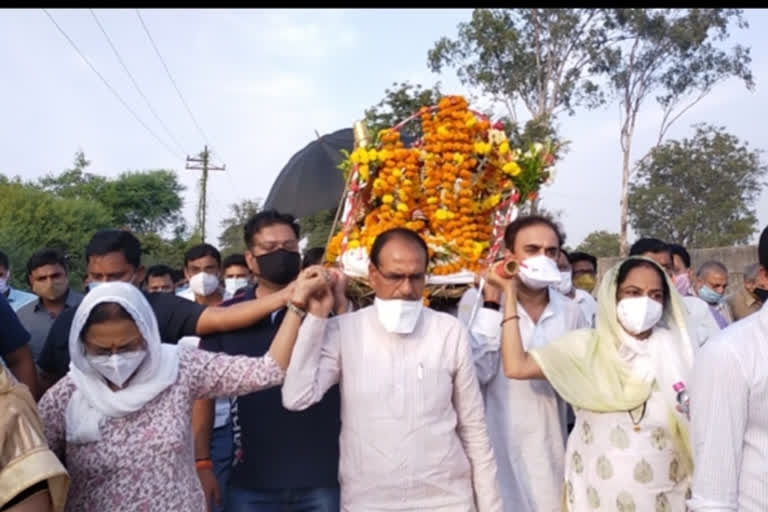 शिवराजसिंह चौहान यांचे सासरे अनंतात विलीन