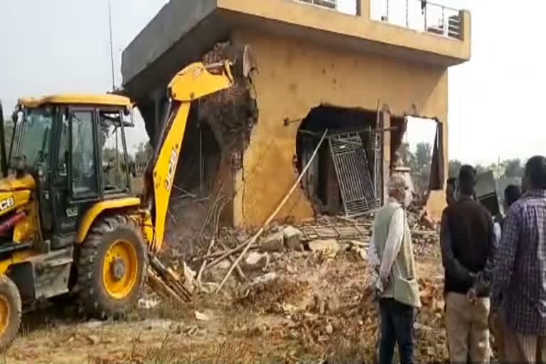 illegal construction demolition in anandpur village in faridabad