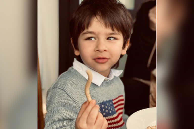 Kareena Kapoor shares adorable picture of Taimur feasting on french fries