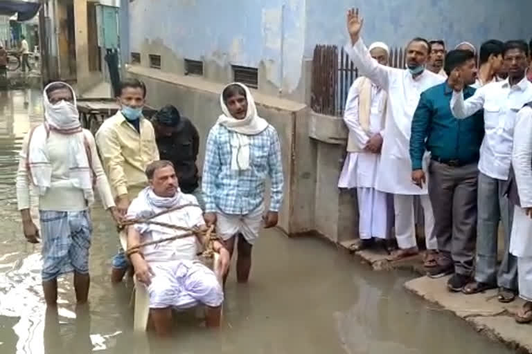 Varanasi: Miffed over poor drainage system, locals held councillor hostage