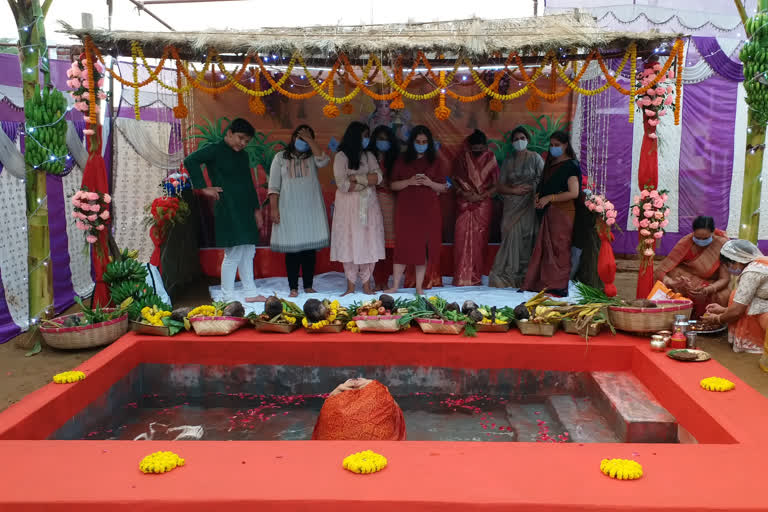 chhath-worship-at-the-home-of-minister-mithilesh-thakur-in-garhwa