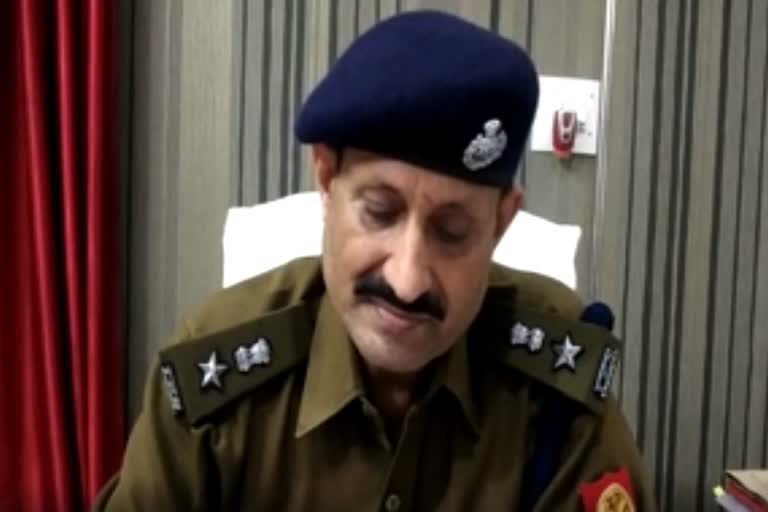 पुलिस अधीक्षक देवेंद्र दुबे.