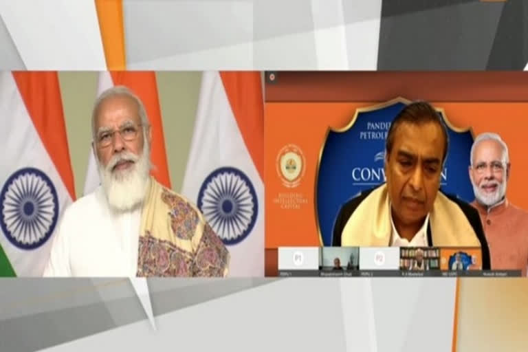 Prime Minister Narendra Modi and RIL Chairman Mukesh Ambani at the convocation of Pandit Deendayal Petroleum University