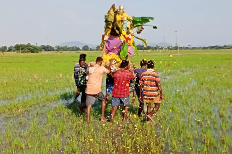 ఆఖరి మజిలీకి తీరని అడ్డంకులు